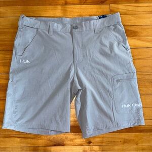 Huk Shorts Mens XL Gray Fishing Chino Performance Cargo 10" Inseam Outdoor